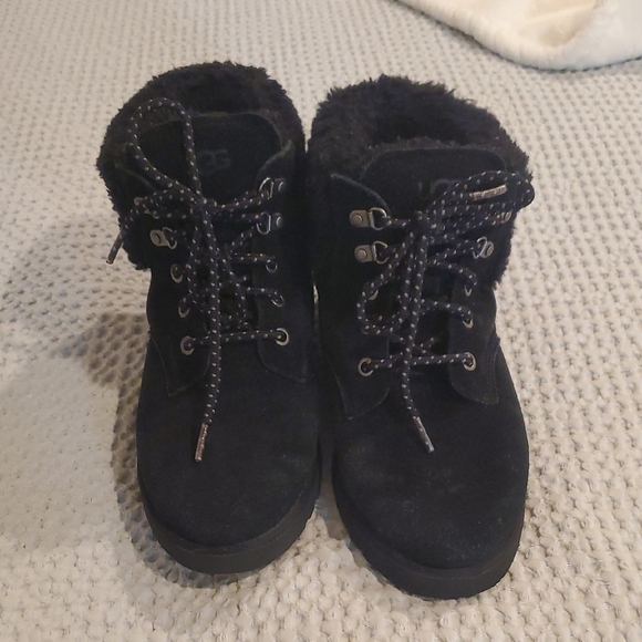 UGG Black Ankle Boots with Fur Lining (29) - Picture 1 of 9
